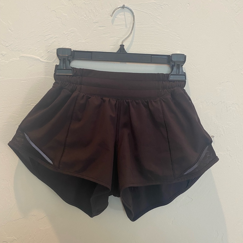 size zero 2.5 inch black lululemon hotty hot shorts
